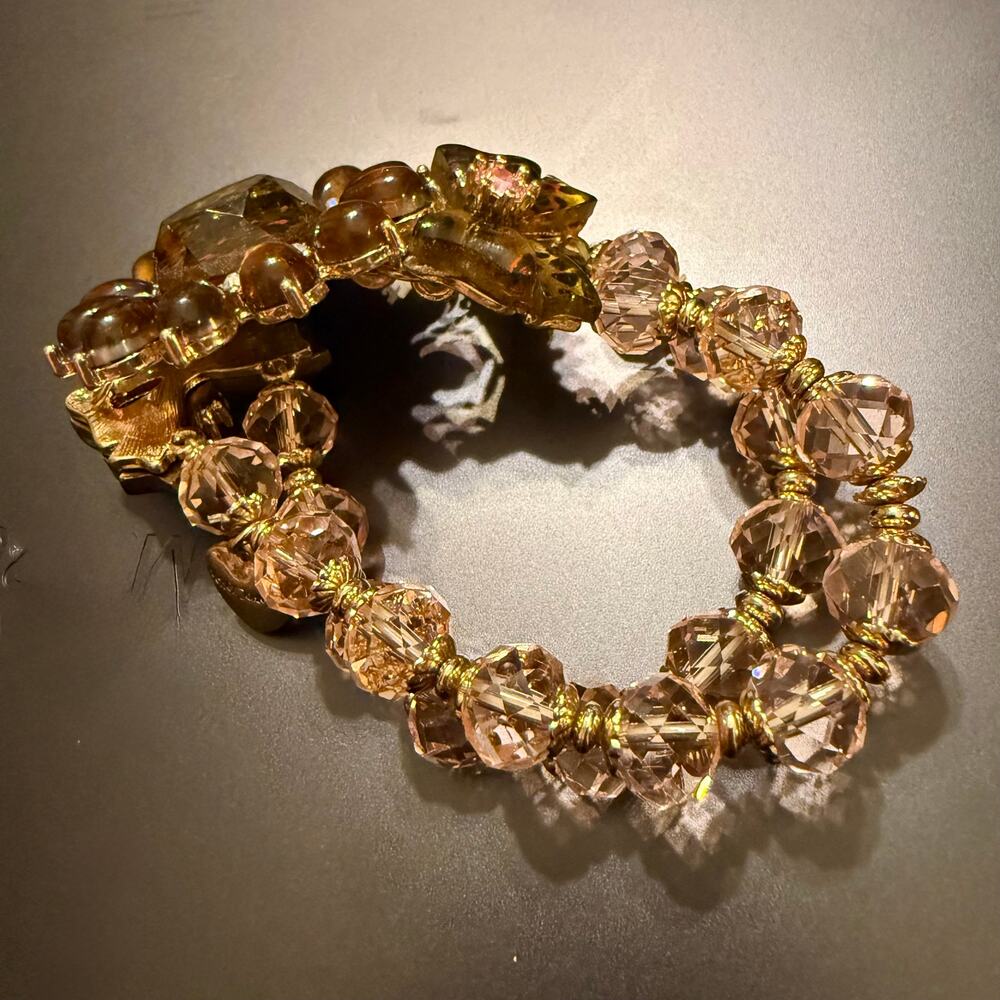 Betsey Johnson Leaping Leopard Flower & Bow Beaded Bracelet - Picture 7 of 10